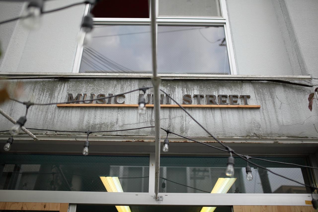 Music Uni Street Backpacker'S Hostel Toyonaka Ngoại thất bức ảnh